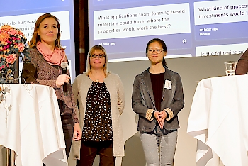 Anna-Stiina Jääskeläinen, Johanna Lahti ja Wenchao Xiang kertoivat uusista biotuotekonsepteista.